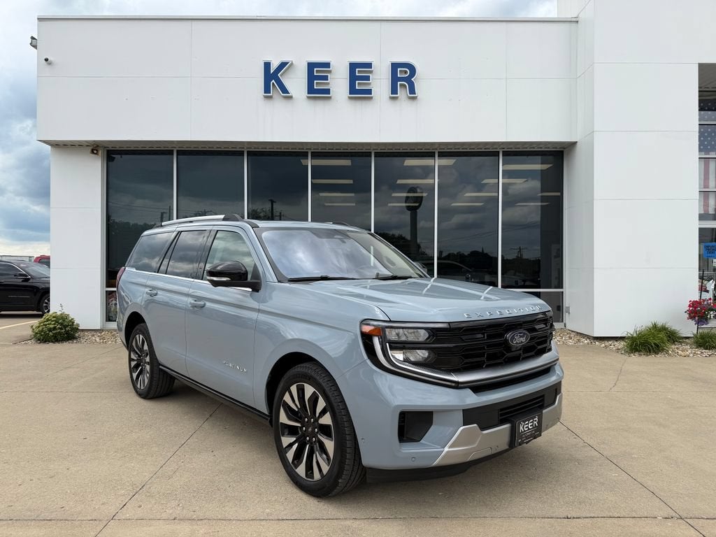 2025 Ford Expedition Platinum in Gray Metallic — front three-quarter view