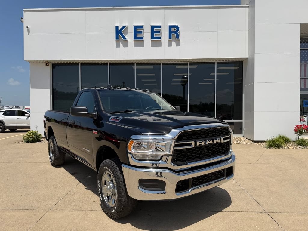 2019 RAM 2500 Tradesman in Diamond Black — front three-quarter view