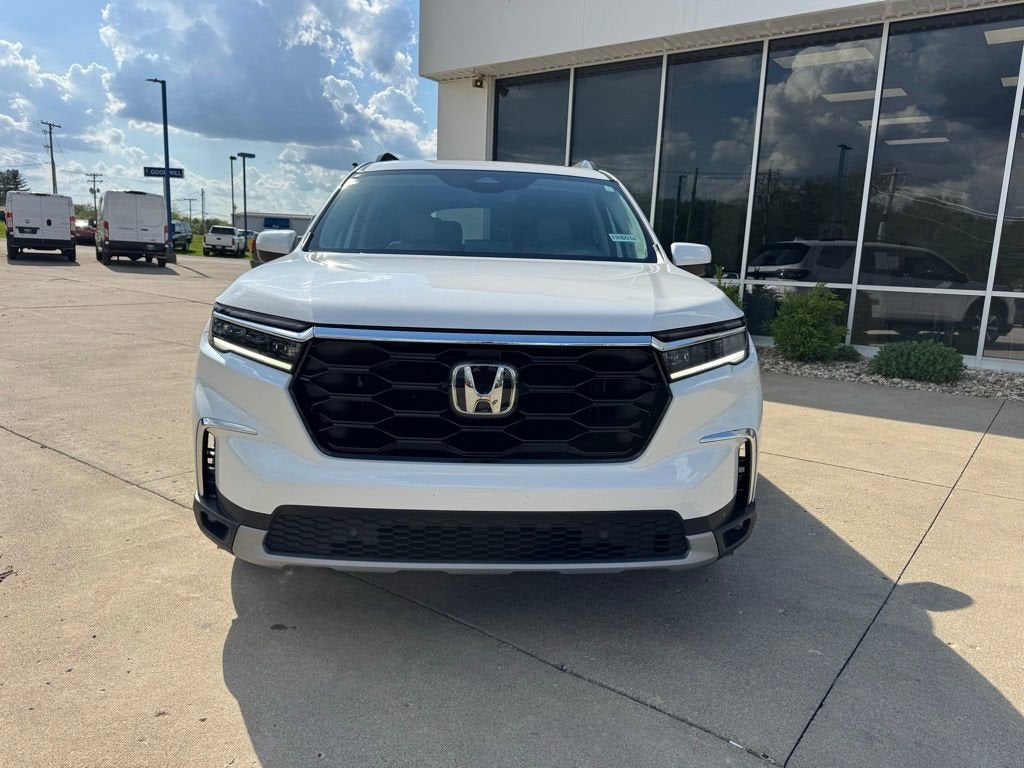 2025 Honda Pilot — side profile view