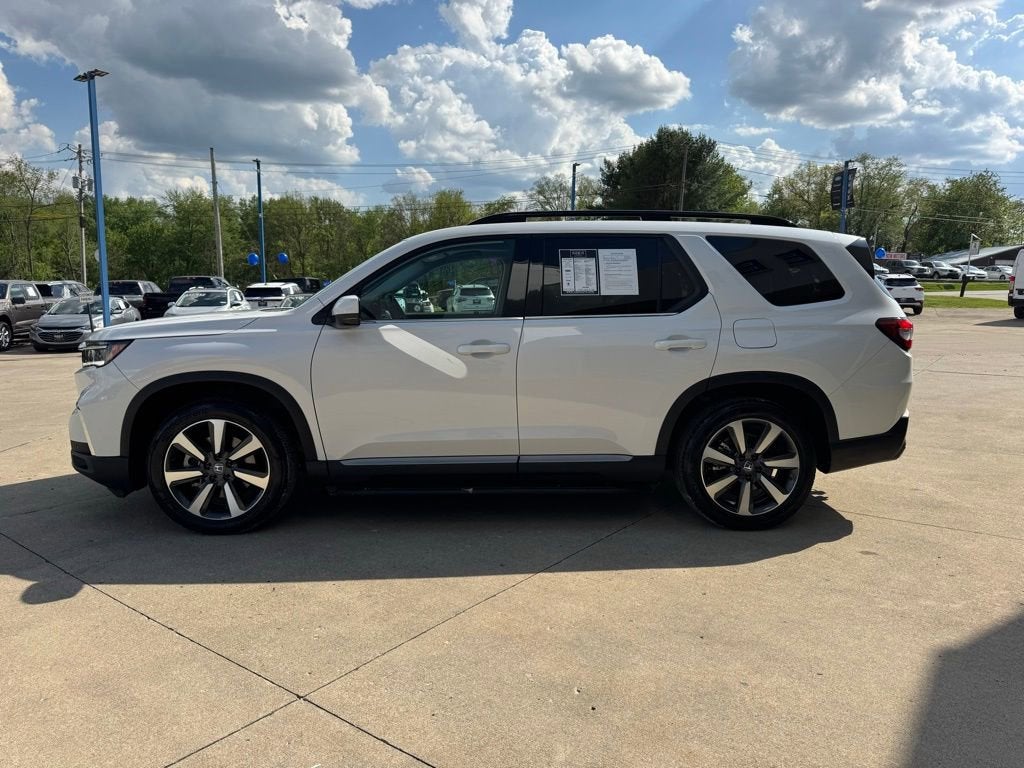 2025 Honda Pilot — interior view